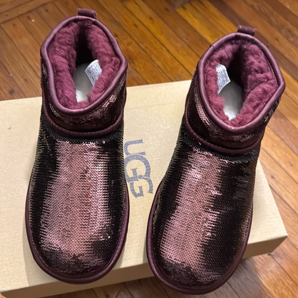 UGG Classic Ultra Mini Mirror Ball Sequence Boots - Picture 4 of 9